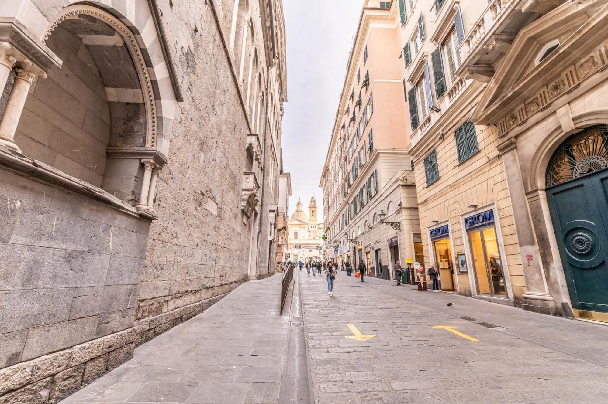 Genova Centro Colonna-Cattedrale Di San Lorenzo Eksteriør bilde